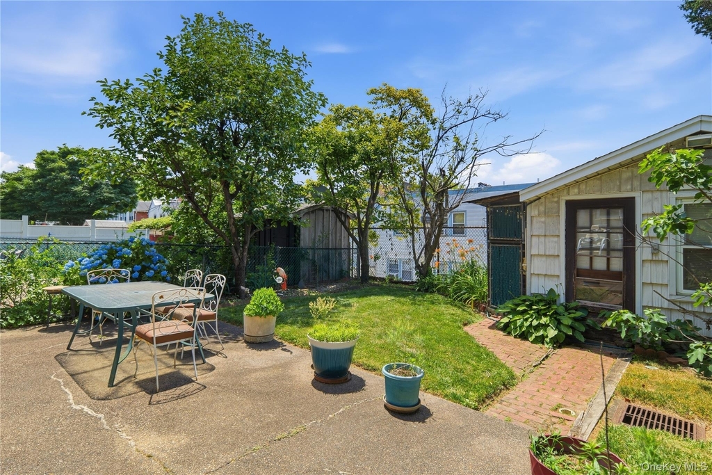 57-04 Cloverdale Boulevard - Photo 5