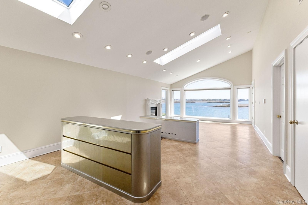 49 Harborview W - Photo 9