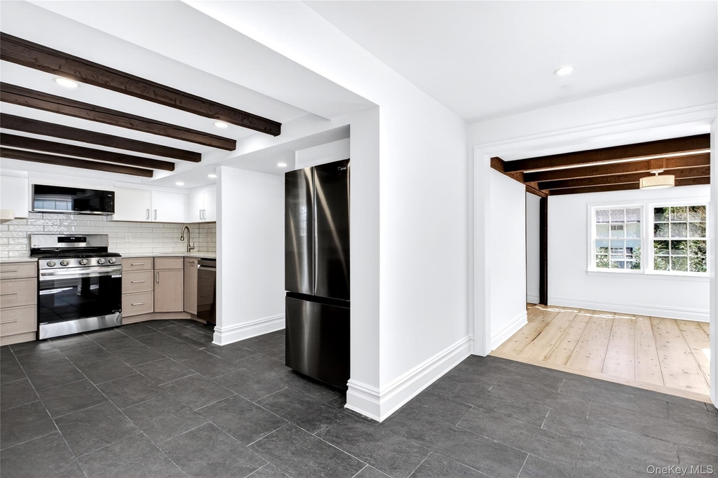 94 Main Street - Photo 3