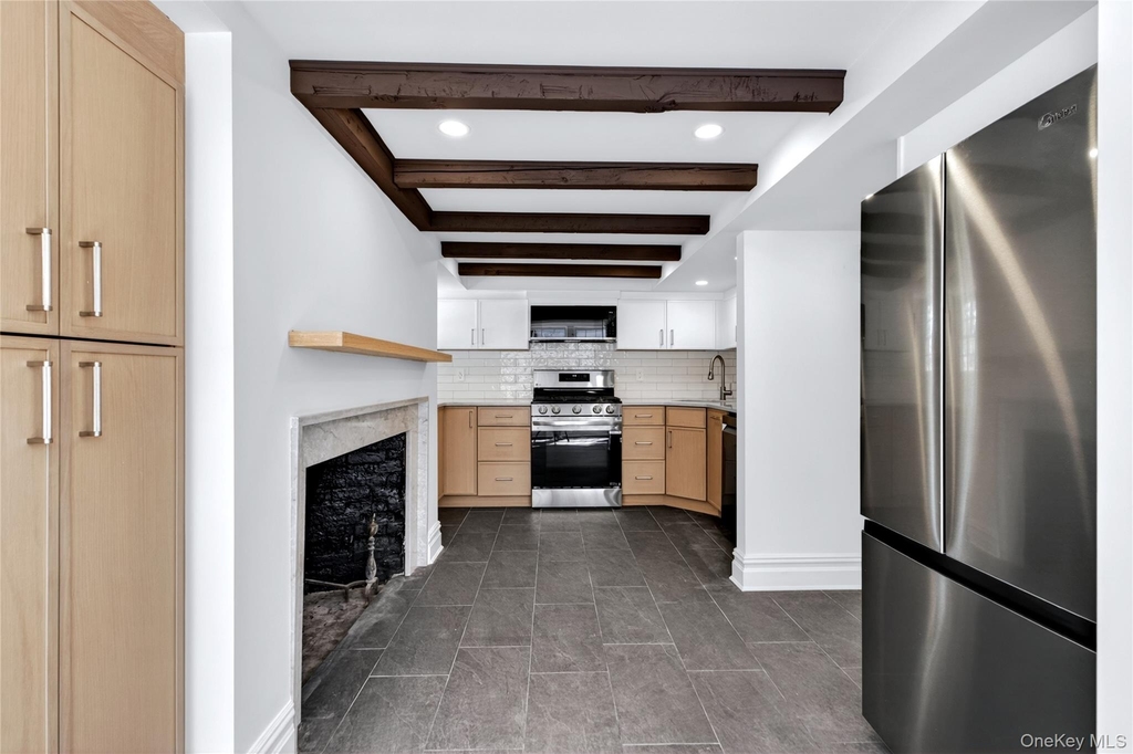 94 Main Street - Photo 8