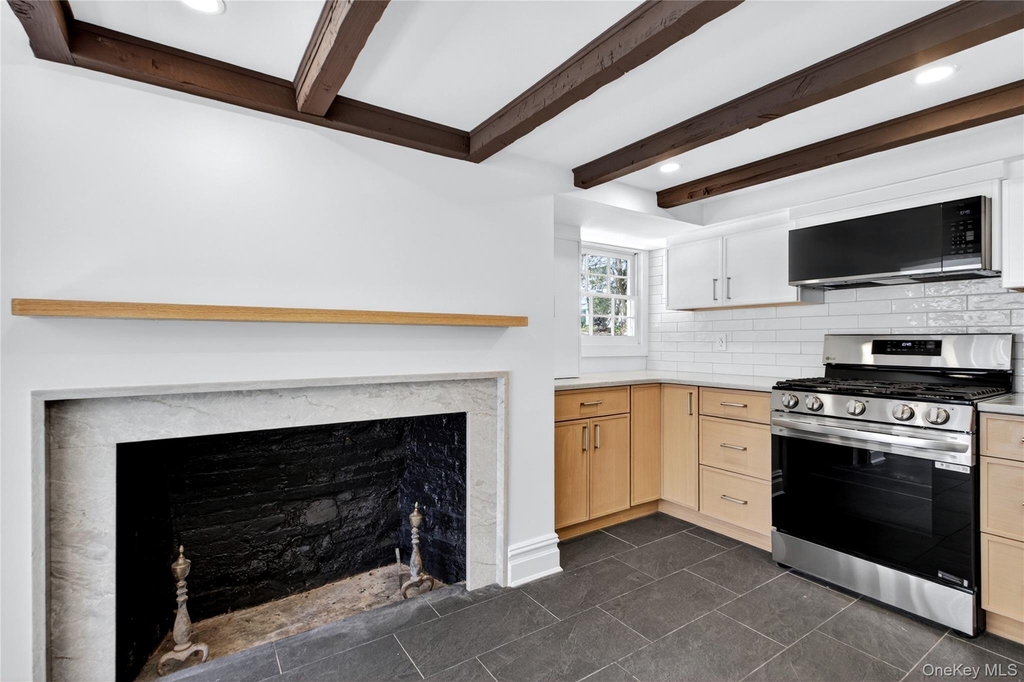 94 Main Street - Photo 6