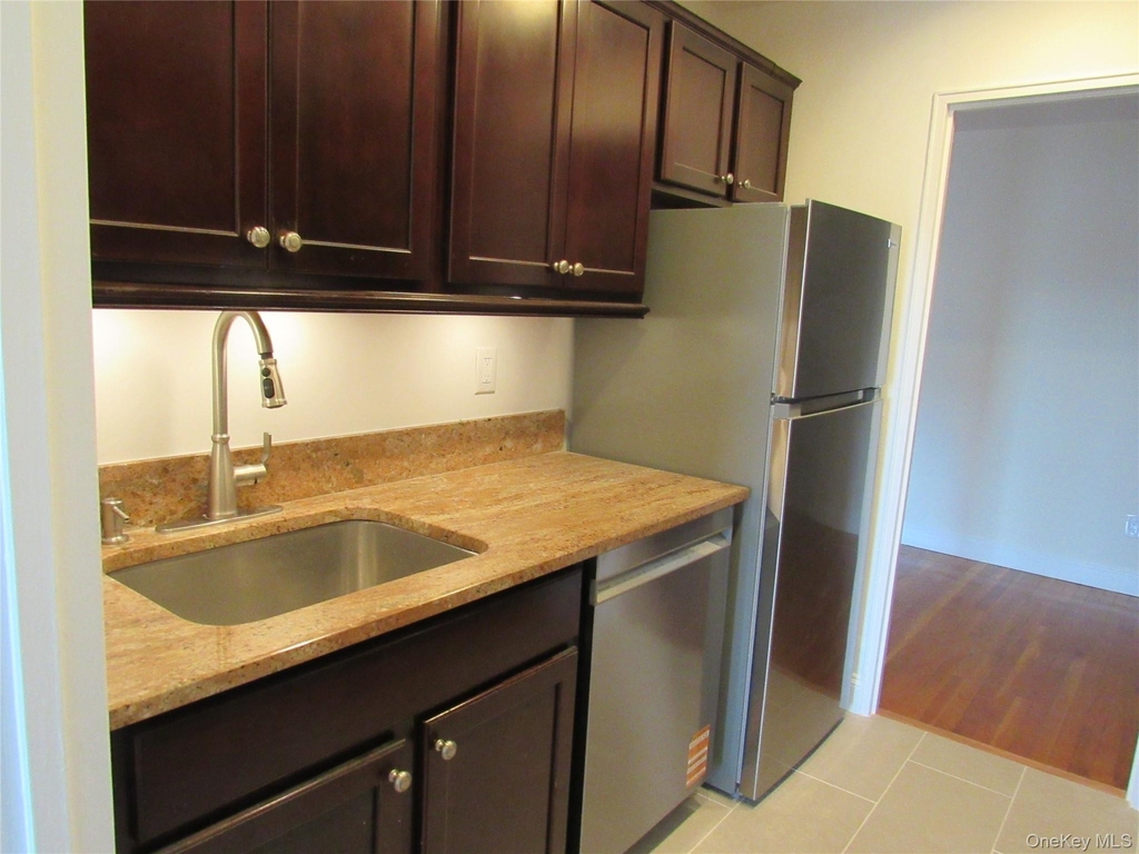 103 Gedney Street - Photo 5
