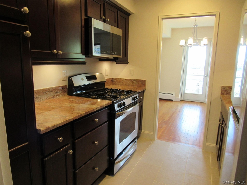 103 Gedney Street - Photo 4