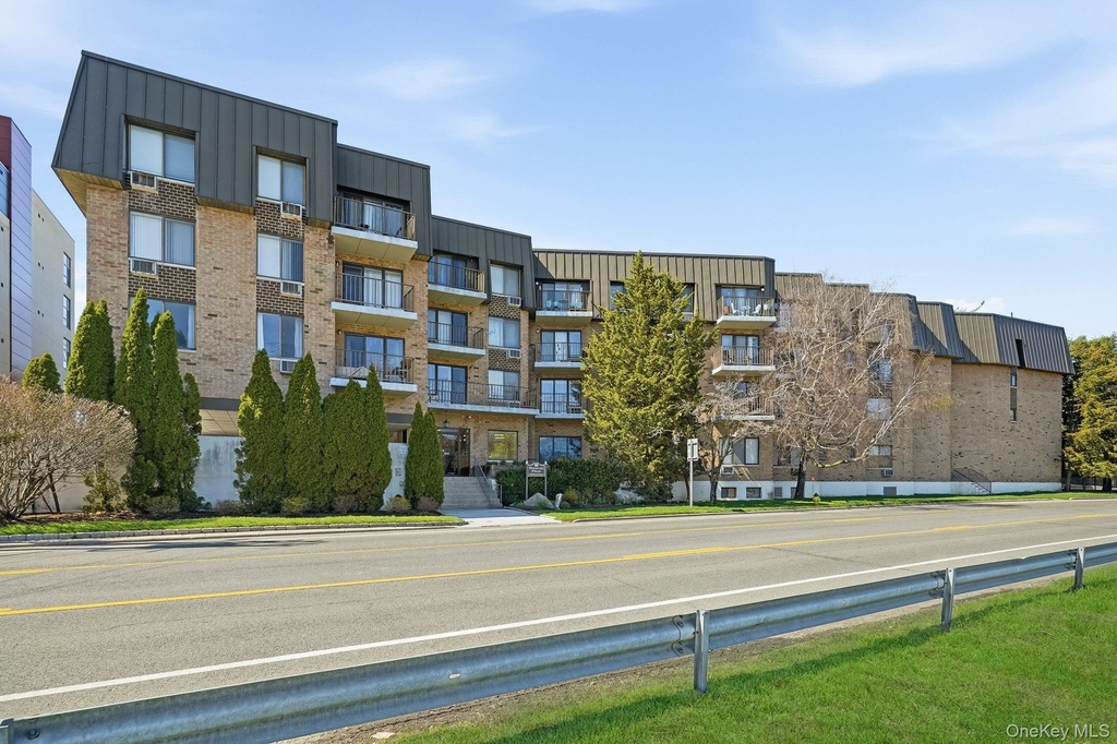560 Halstead Avenue - Photo 19