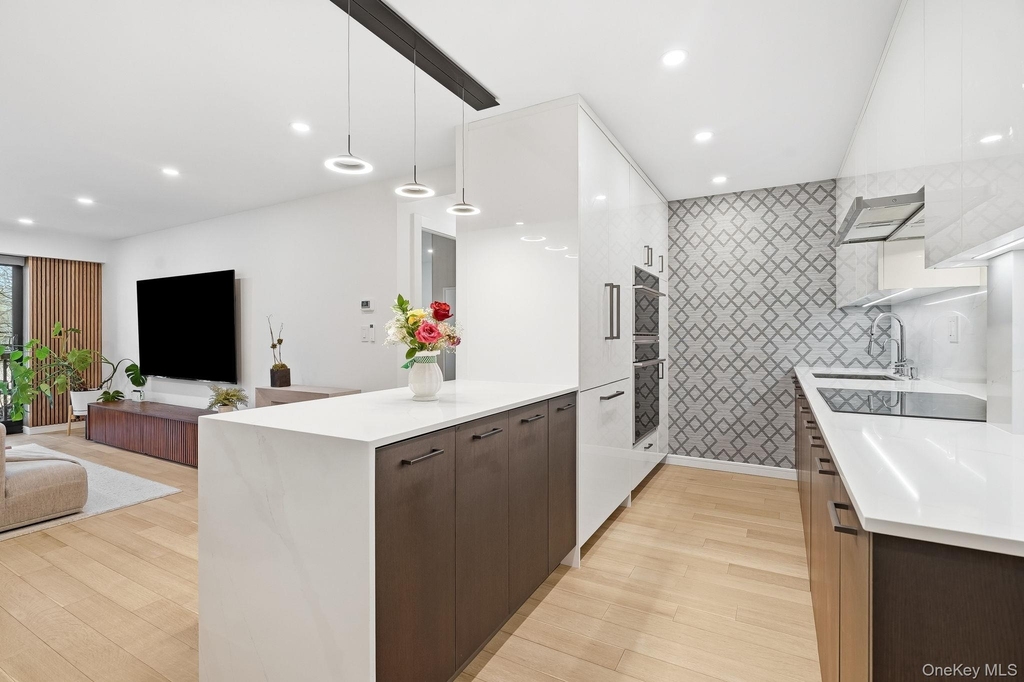 560 Halstead Avenue - Photo 11
