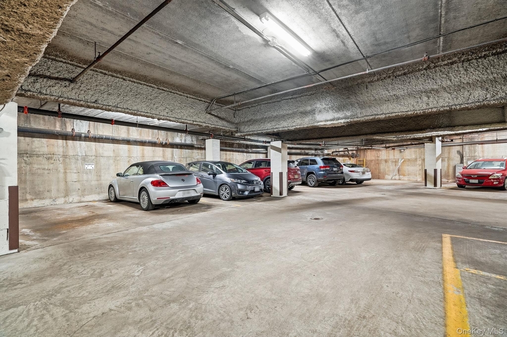 560 Halstead Avenue - Photo 17