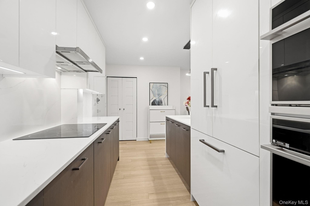 560 Halstead Avenue - Photo 9