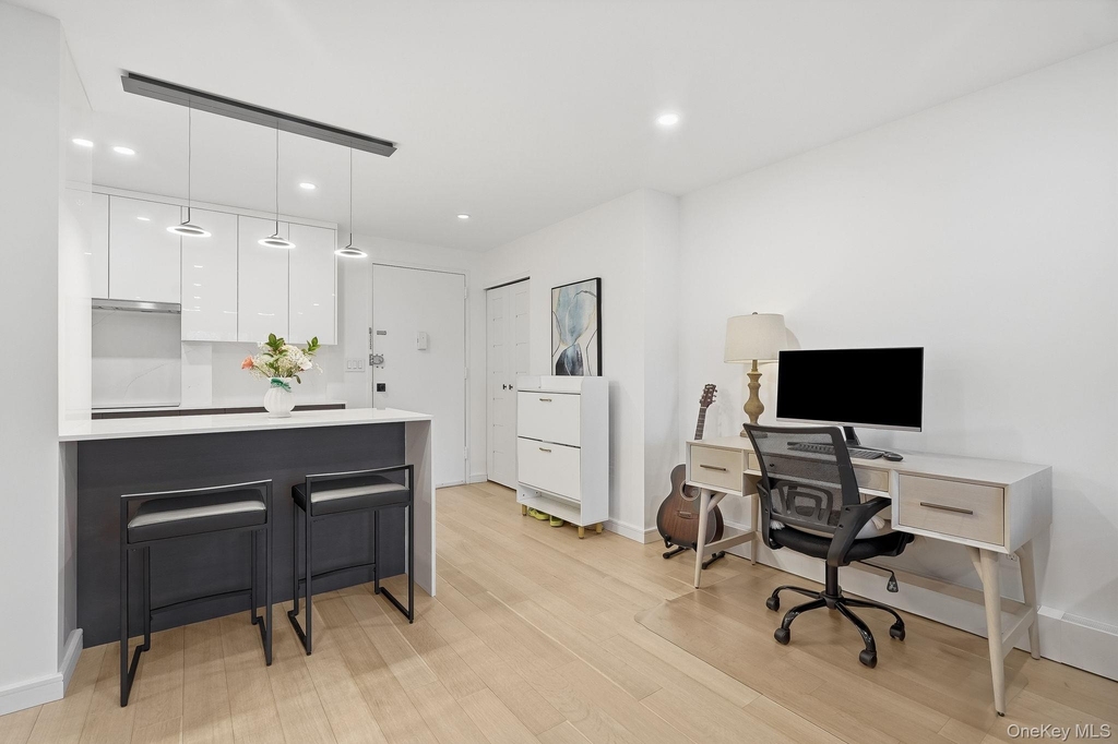 560 Halstead Avenue - Photo 6