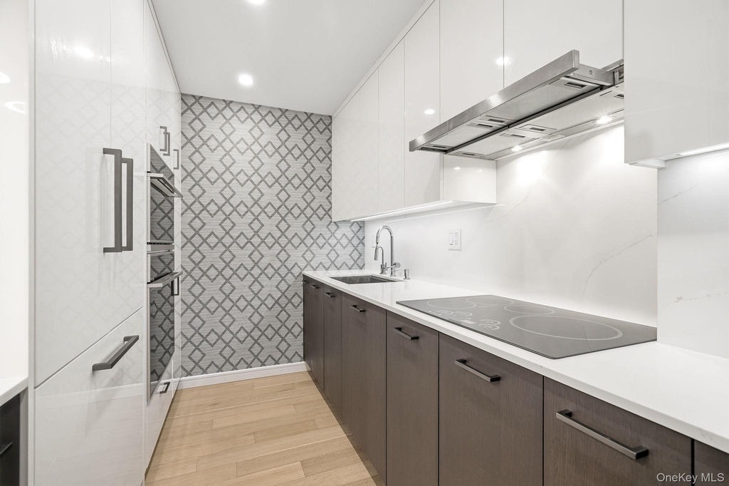 560 Halstead Avenue - Photo 10