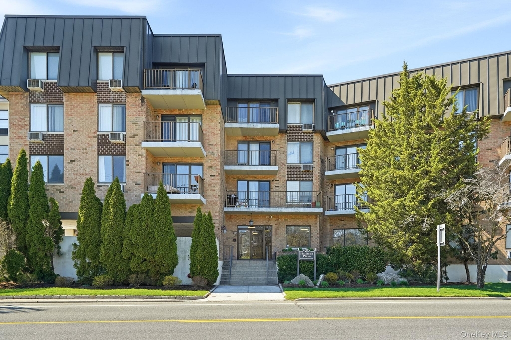 560 Halstead Avenue - Photo 1