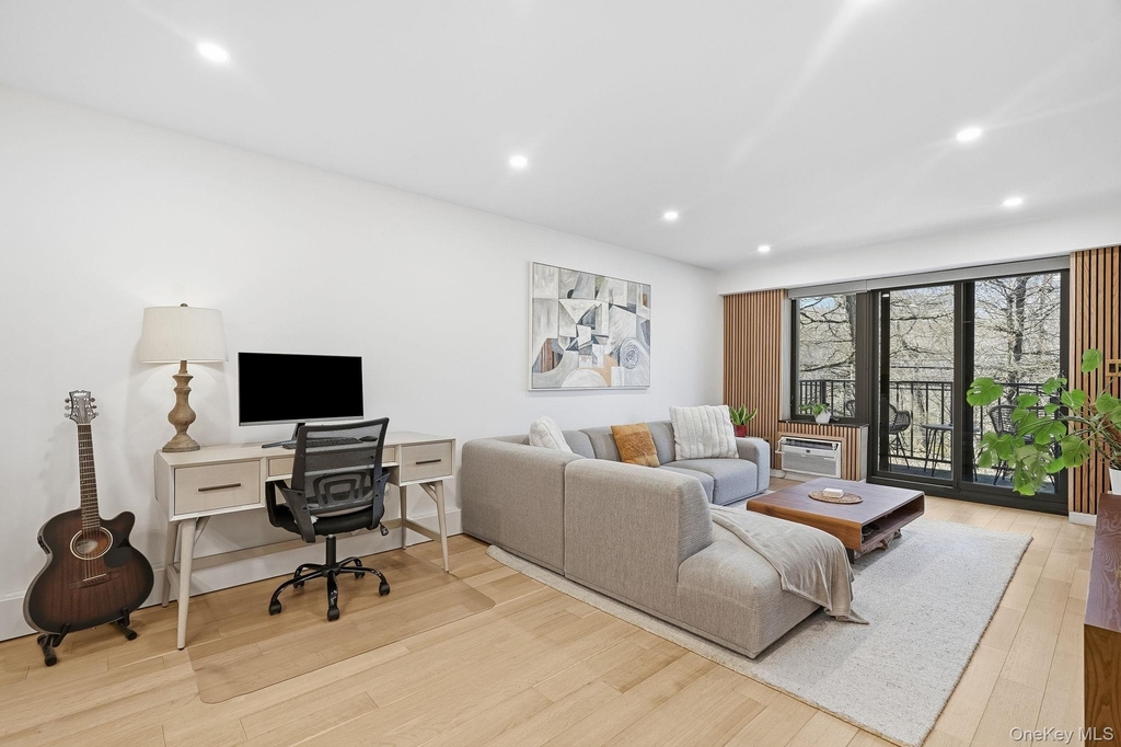 560 Halstead Avenue - Photo 3