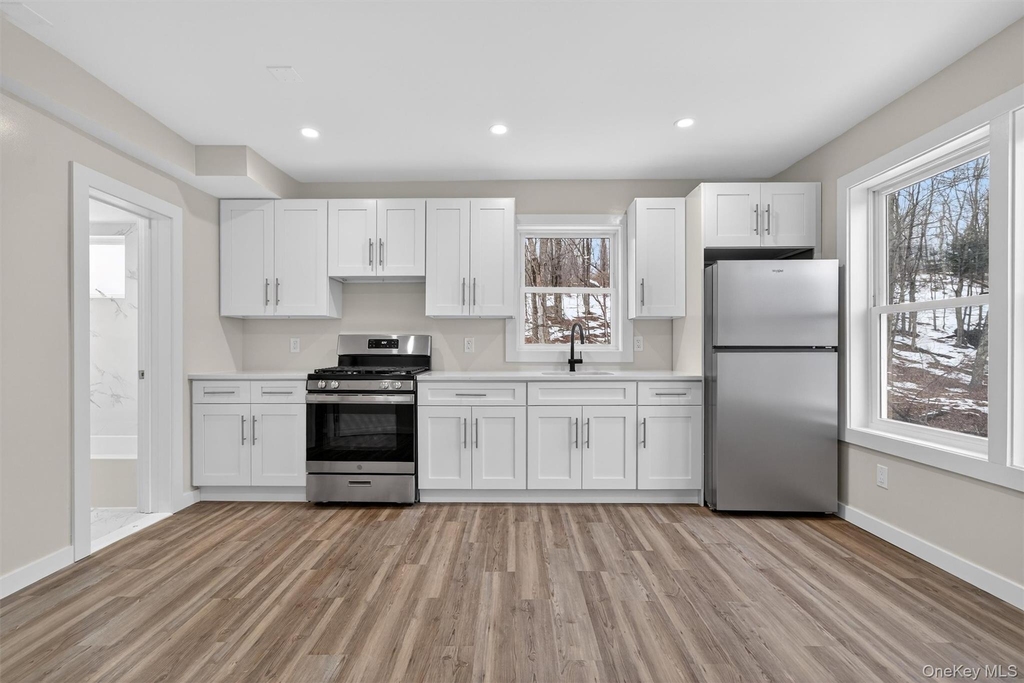 303 Main Street - Photo 3