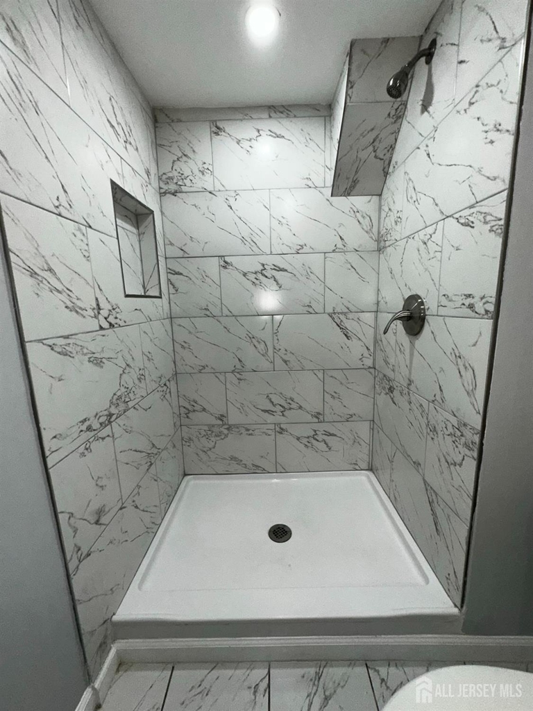 208 E 9th Street E - Photo 3