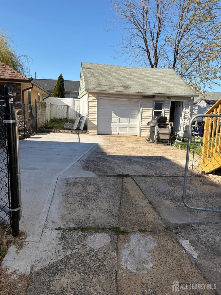 138 Luther Ave Avenue - Photo 1