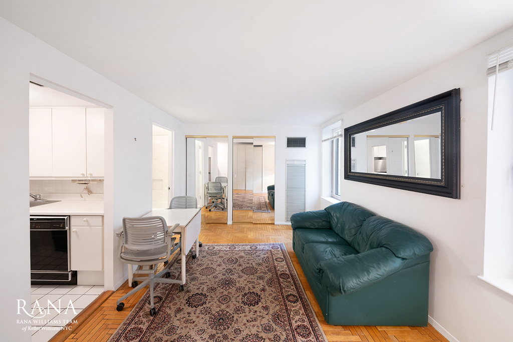 106 Central Park S - Photo 1