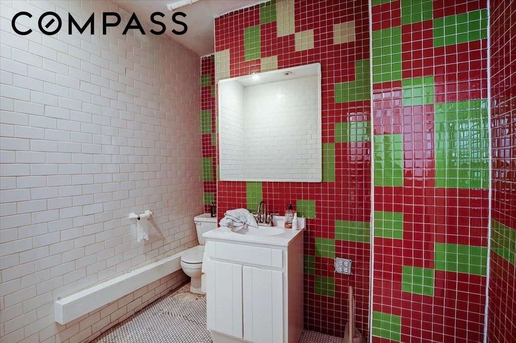 146 W 29th Street - Photo 6
