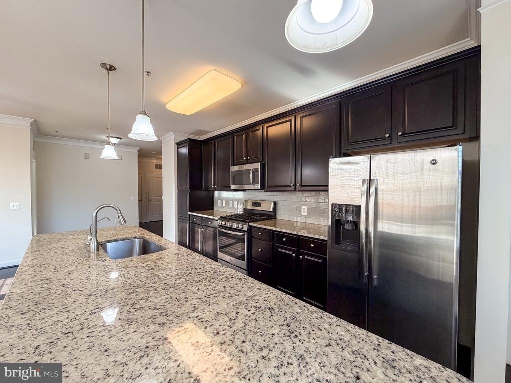 13723 Neil Armstrong Avenue - Photo 6
