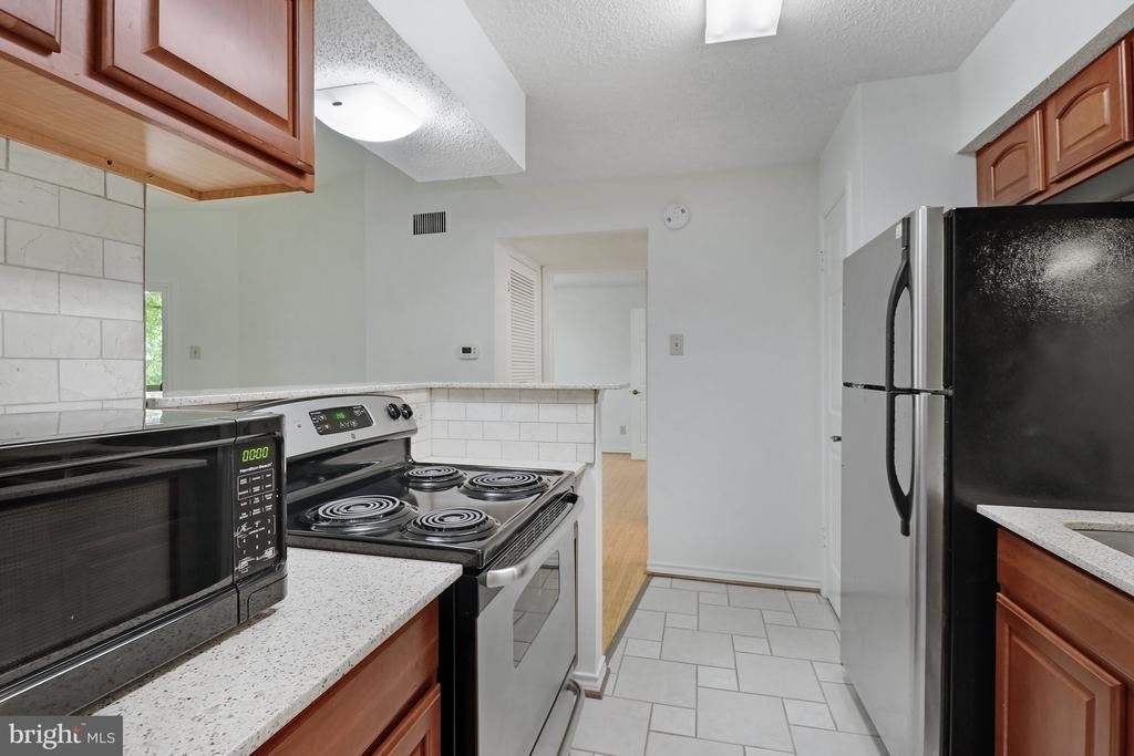 1535 Lincoln - Photo 7