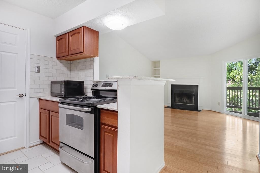 1535 Lincoln - Photo 6