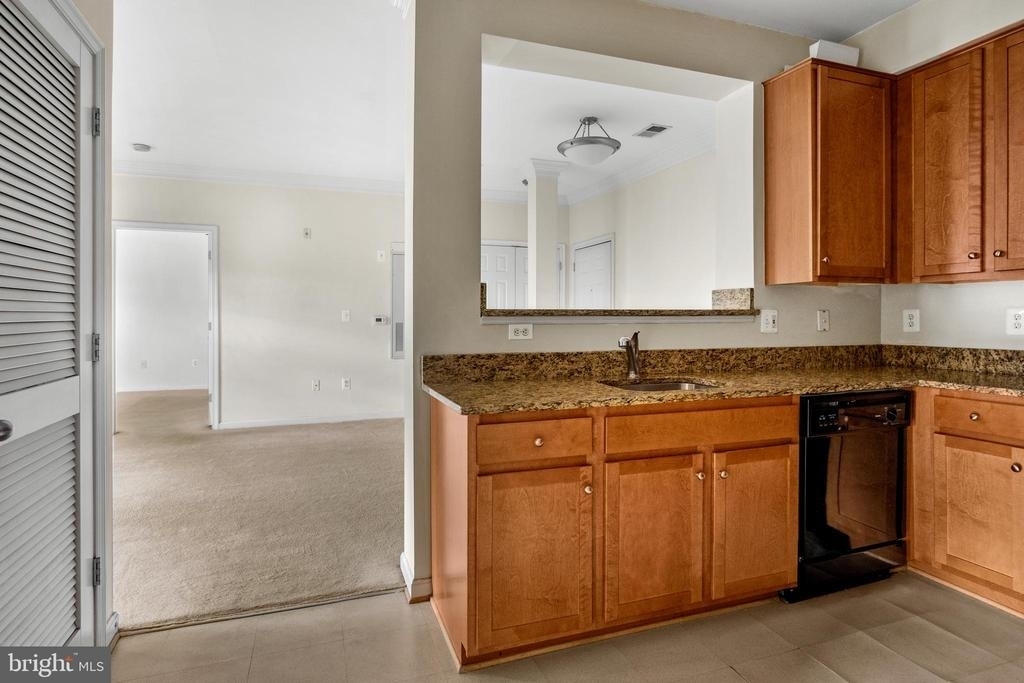 4850 Eisenhower Avenue - Photo 9