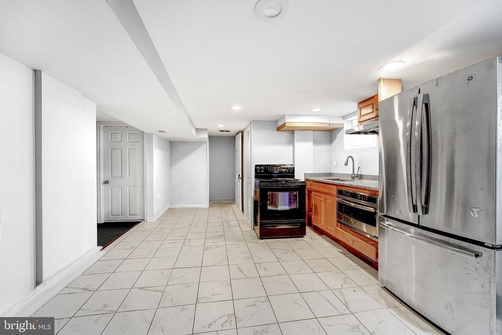 715 N George Mason Drive - Photo 6
