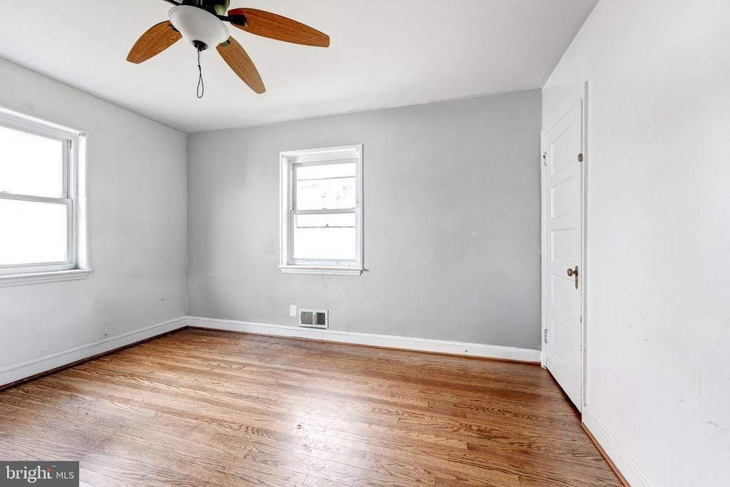 715 N George Mason Drive - Photo 11