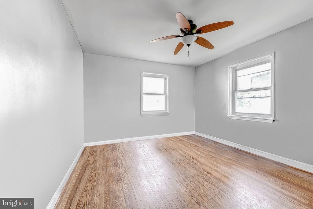 715 N George Mason Drive - Photo 13