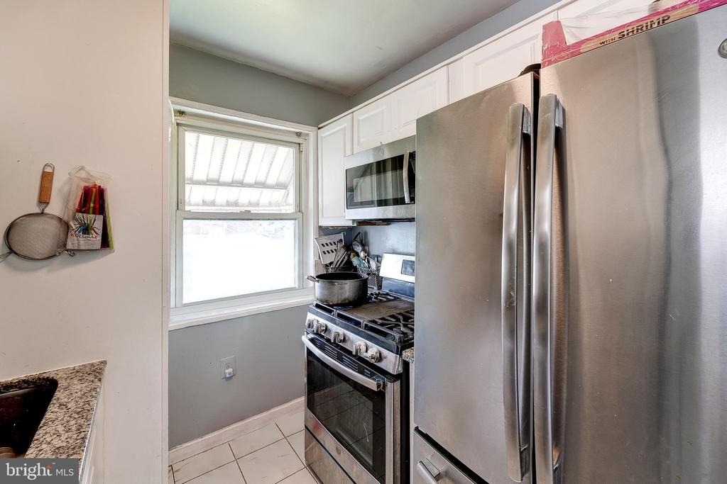 715 N George Mason Drive - Photo 5