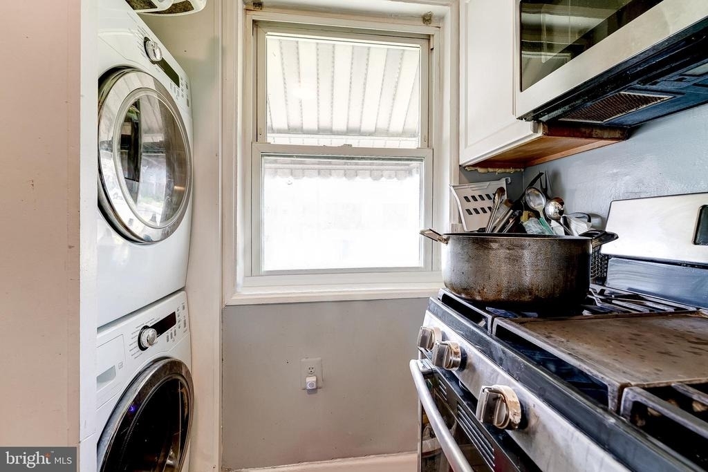 715 N George Mason Drive - Photo 8