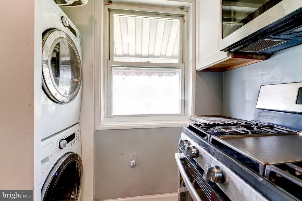 715 N George Mason Drive - Photo 3