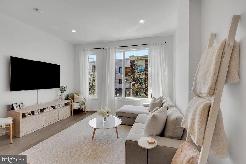 709 N 19th Street - Photo 8