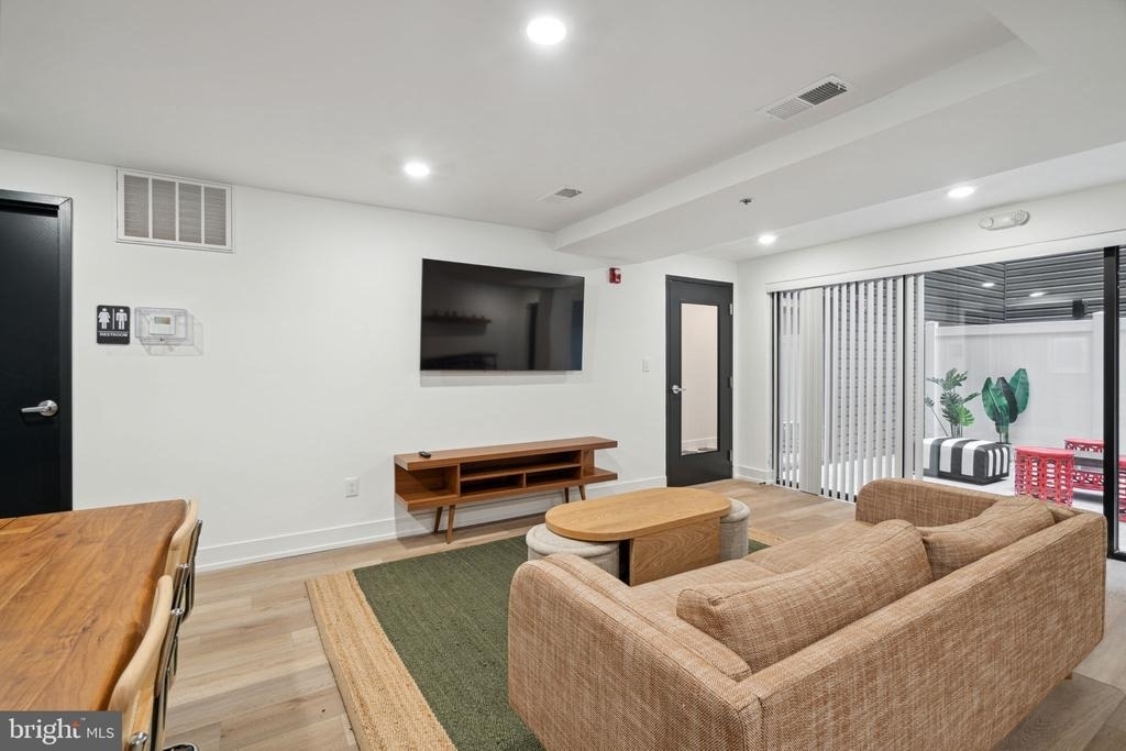 901 Leland - Photo 6