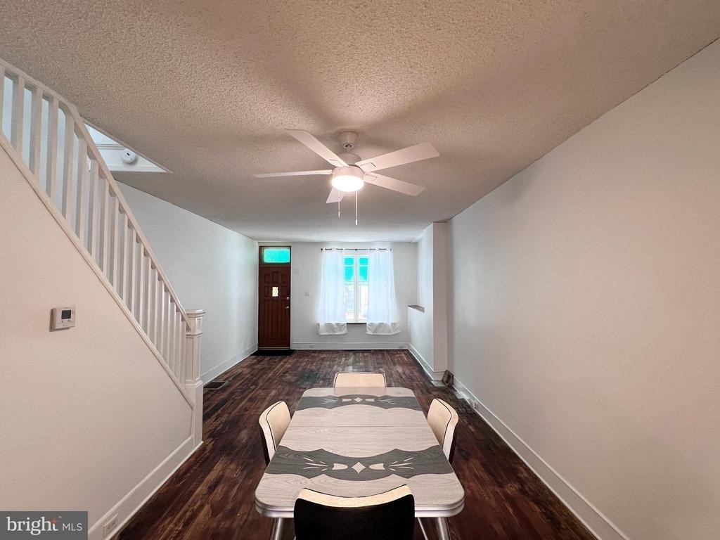 1211 Daly Street - Photo 2