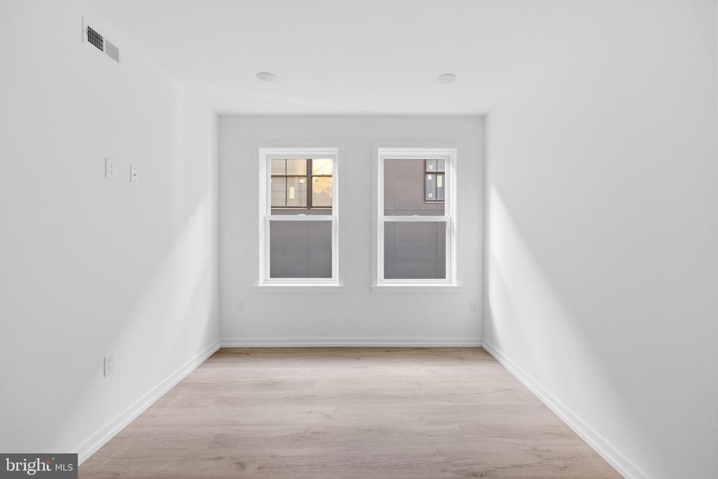 208 Vine Street - Photo 11
