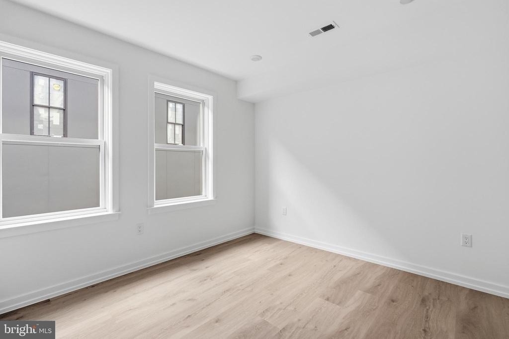 208 Vine Street - Photo 8