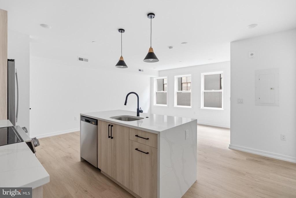 208 Vine Street - Photo 2