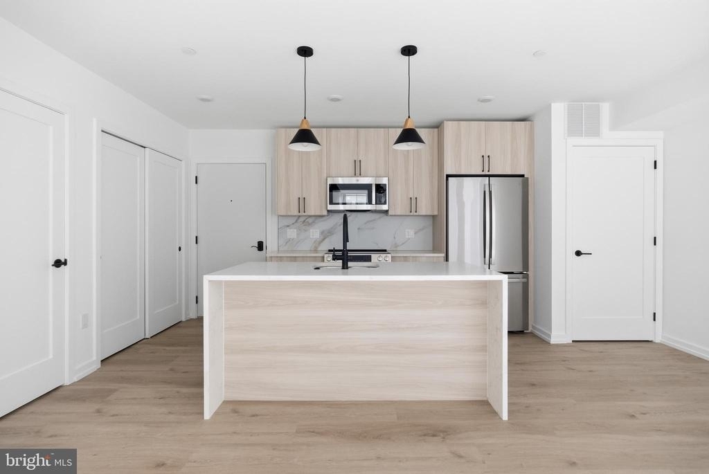208 Vine Street - Photo 0