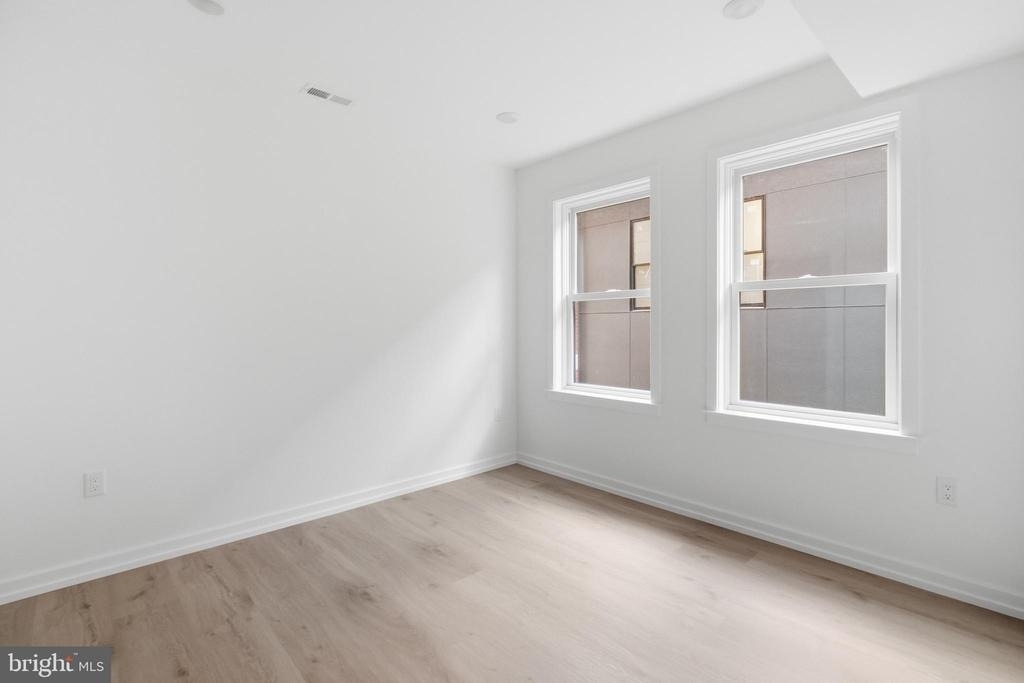 208 Vine Street - Photo 7