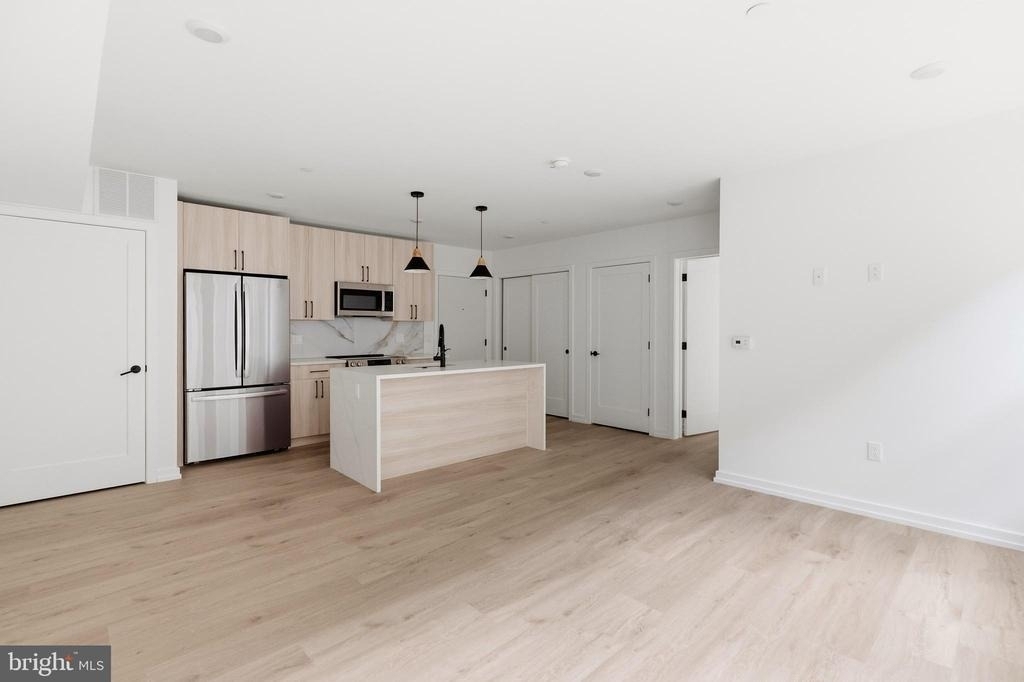 208 Vine Street - Photo 3