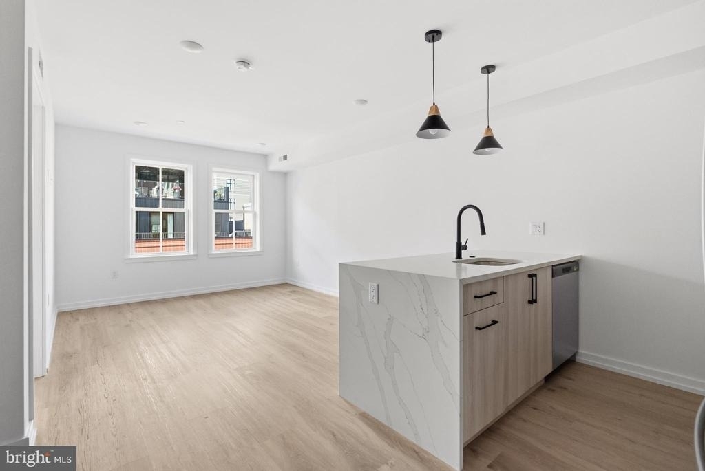208 Vine Street - Photo 3