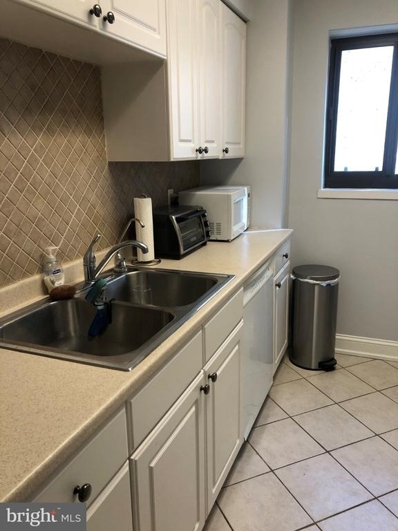 1420 Locust Street - Photo 9