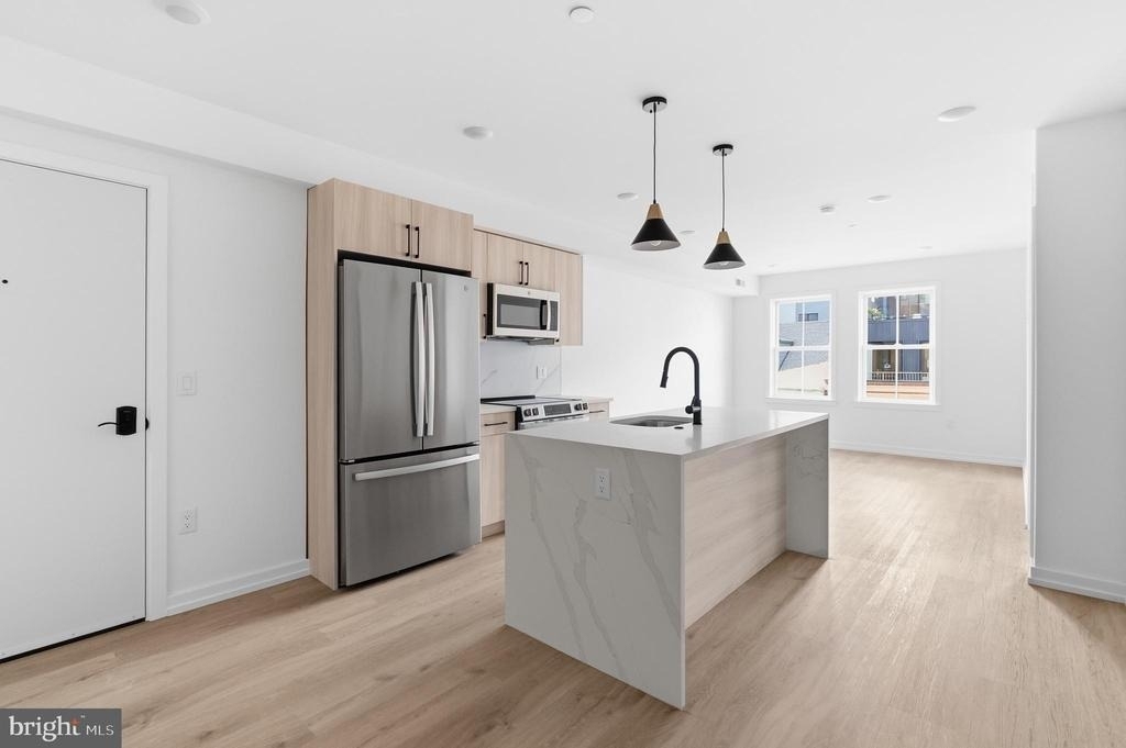 208 Vine Street - Photo 0