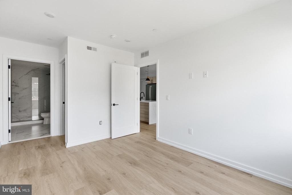 208 Vine Street - Photo 10