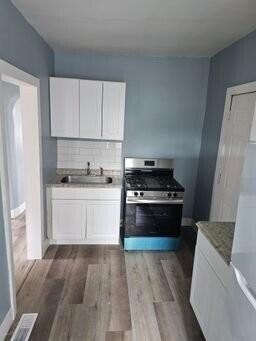 2415 W Grand Street - Photo 3