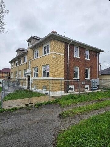 2415 W Grand Street - Photo 9