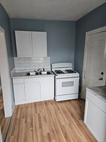 2417 W Grand Street - Photo 2