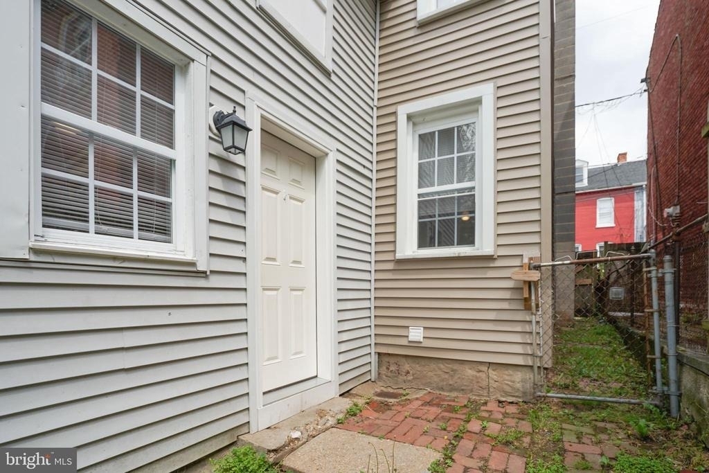404 Beaver Street - Photo 3