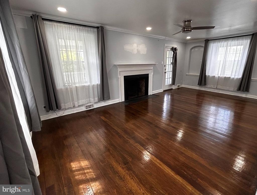 56 N New Ardmore Avenue - Photo 1