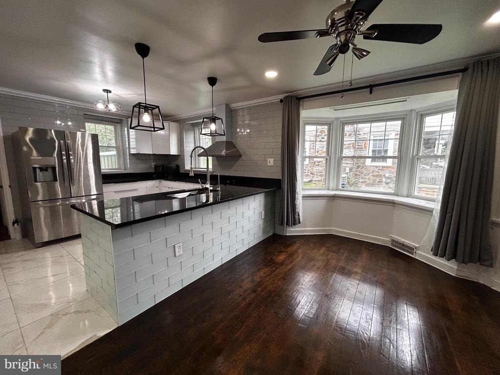 56 N New Ardmore Avenue - Photo 3