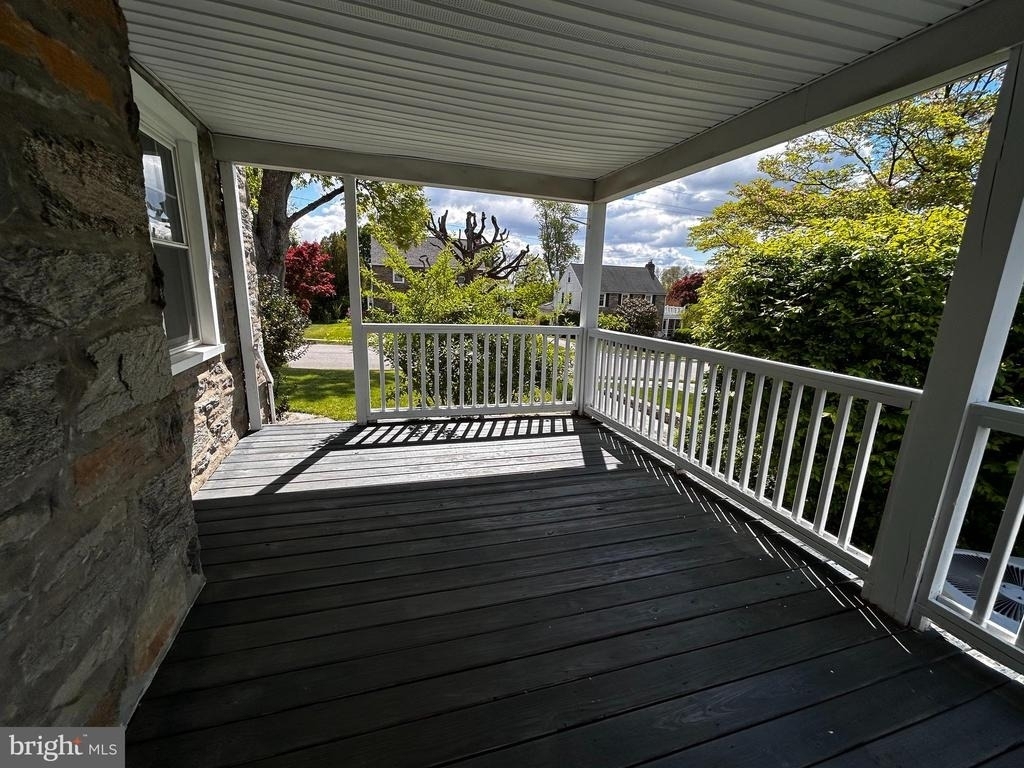 56 N New Ardmore Avenue - Photo 0